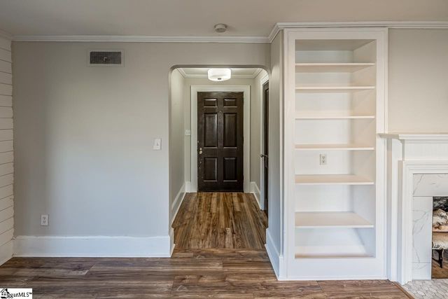 417 W Farley Avenue, Laurens, SC 29630