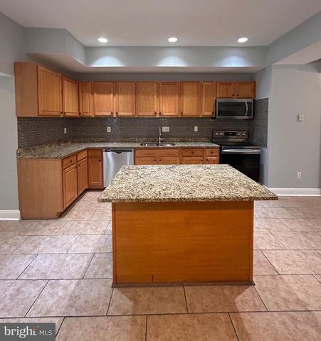 530 ROSE HILL TER, Baltimore, MD 21218