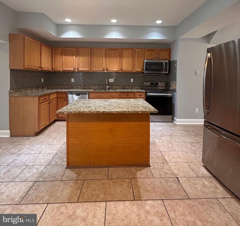 530 ROSE HILL TER, Baltimore, MD 21218