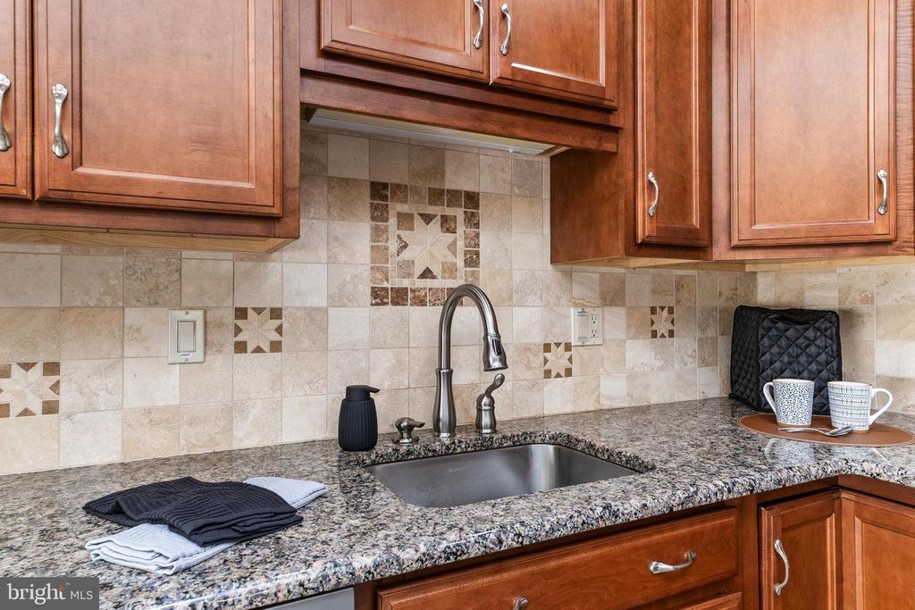 Image 10 of property listing at 480-C FAIRTON DR, Monroe Township, NJ 08831