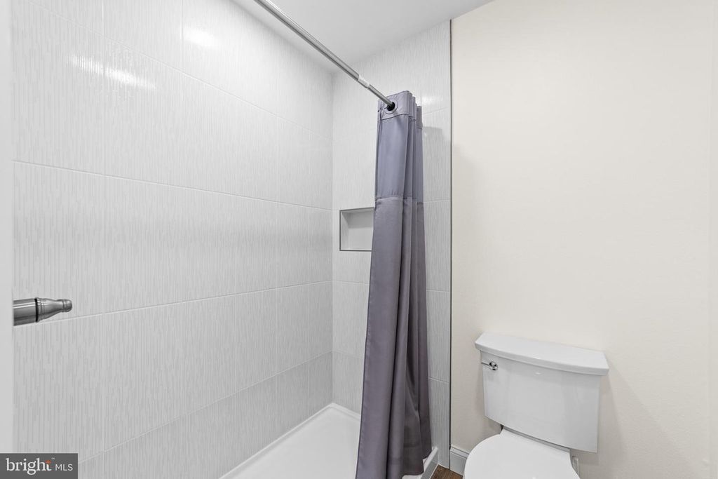 Image 14 of property listing at 480-C FAIRTON DR, Monroe Township, NJ 08831