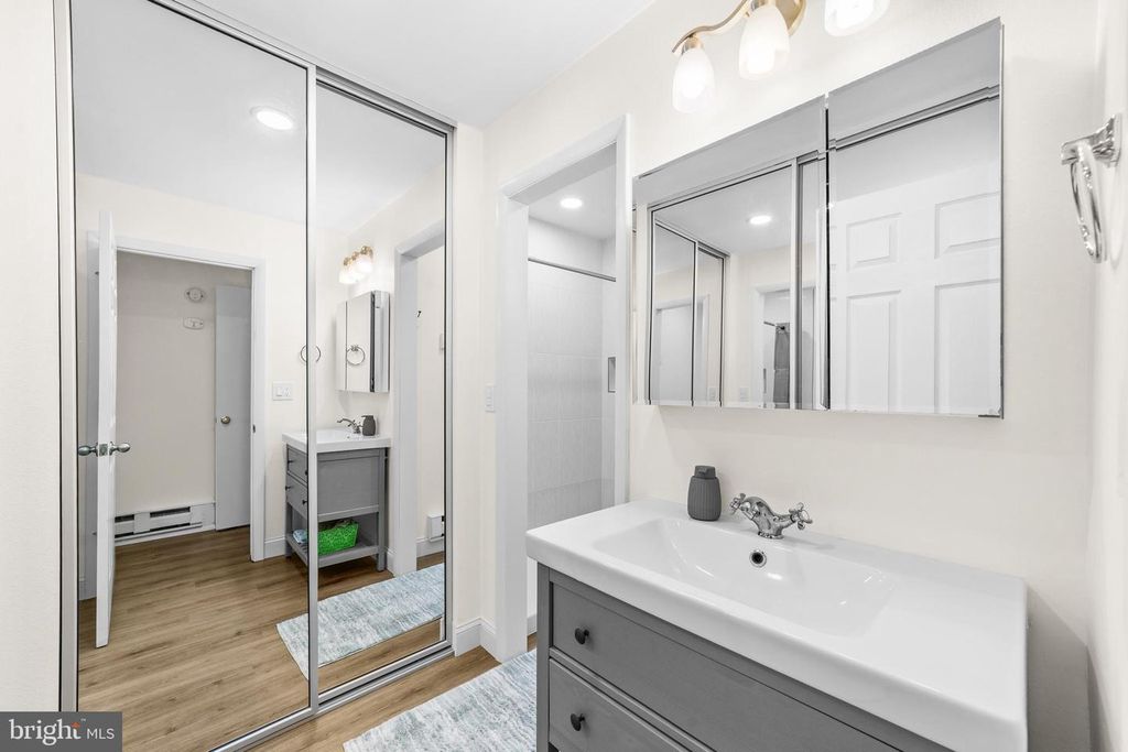 Image 15 of property listing at 480-C FAIRTON DR, Monroe Township, NJ 08831