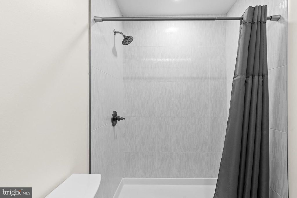 Image 18 of property listing at 480-C FAIRTON DR, Monroe Township, NJ 08831