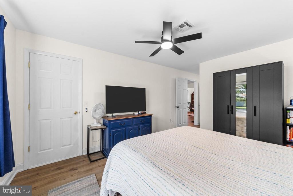 Image 20 of property listing at 480-C FAIRTON DR, Monroe Township, NJ 08831