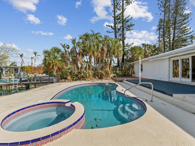 529 80TH AVENUE, St Pete Beach, FL 33706