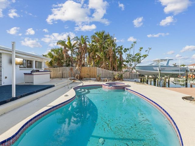 529 80TH AVENUE, St Pete Beach, FL 33706