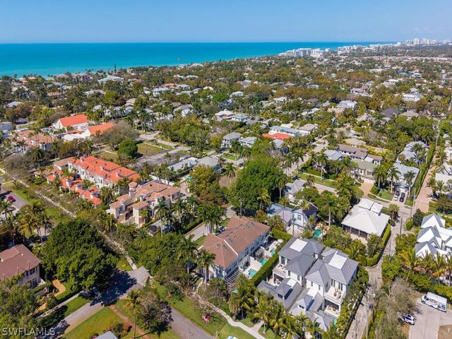 165 5TH ST S 3, Naples, FL 34102