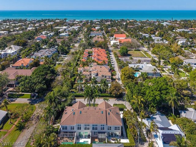 165 5TH ST S 3, Naples, FL 34102