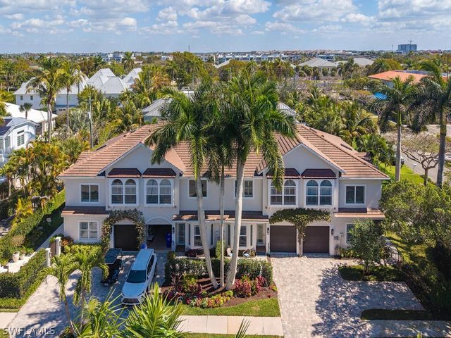 165 5TH ST S 3, Naples, FL 34102