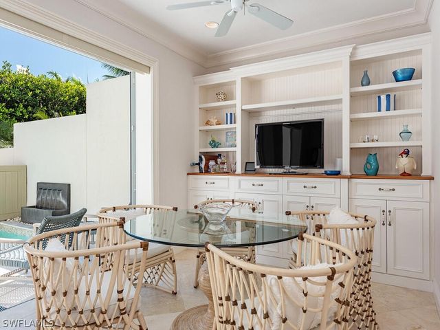 165 5TH ST S 3, Naples, FL 34102