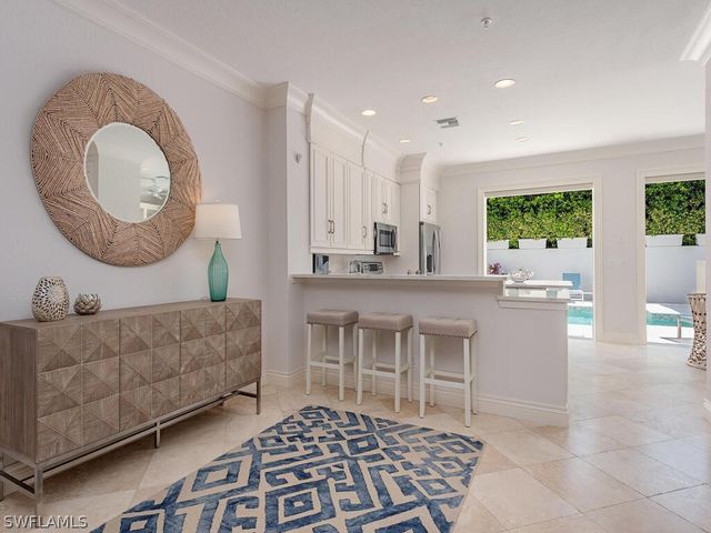 165 5TH ST S 3, Naples, FL 34102