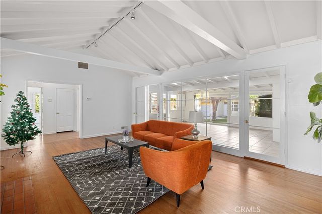 2976 Lombardy Rd, Pasadena, CA 91107