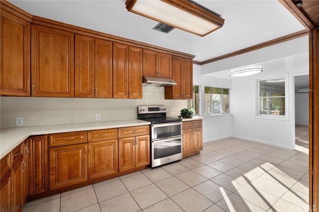2976 Lombardy Rd, Pasadena, CA 91107