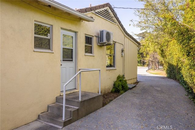 2976 Lombardy Rd, Pasadena, CA 91107