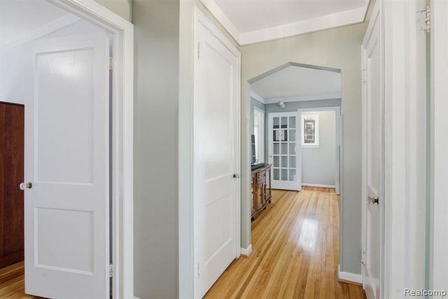 20728 Carlysle Street, Dearborn, MI 48124