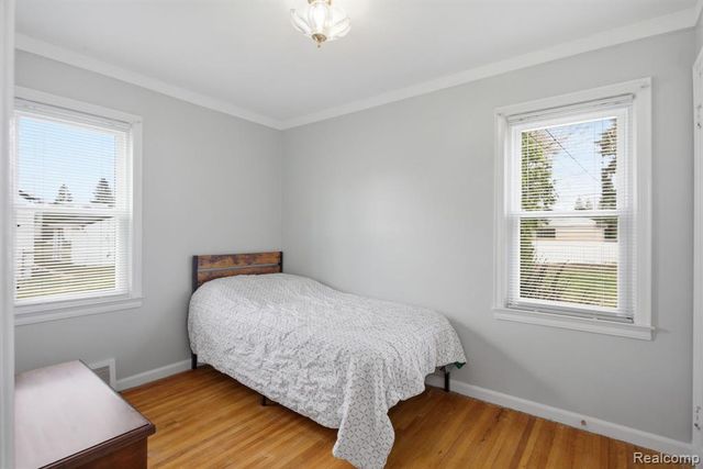 20728 Carlysle Street, Dearborn, MI 48124