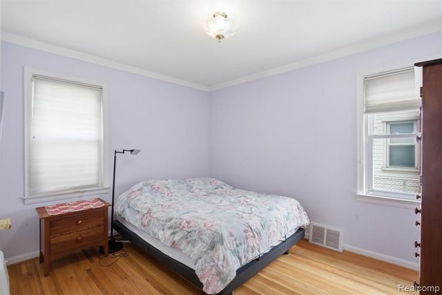 20728 Carlysle Street, Dearborn, MI 48124