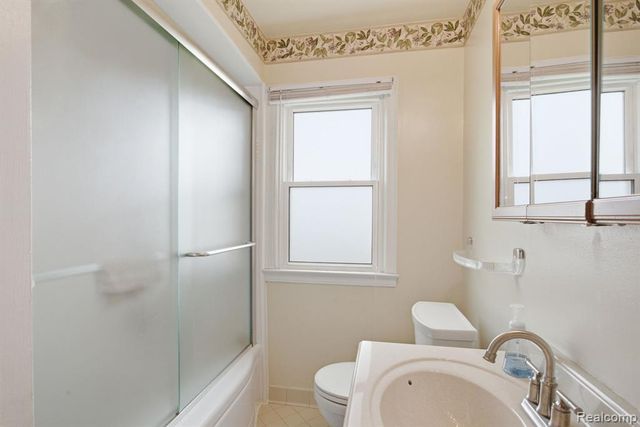 20728 Carlysle Street, Dearborn, MI 48124