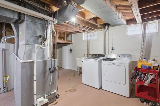 20728 Carlysle Street, Dearborn, MI 48124