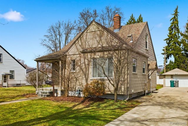 20728 Carlysle Street, Dearborn, MI 48124