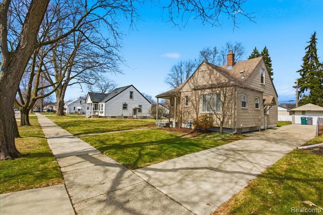 20728 Carlysle Street, Dearborn, MI 48124