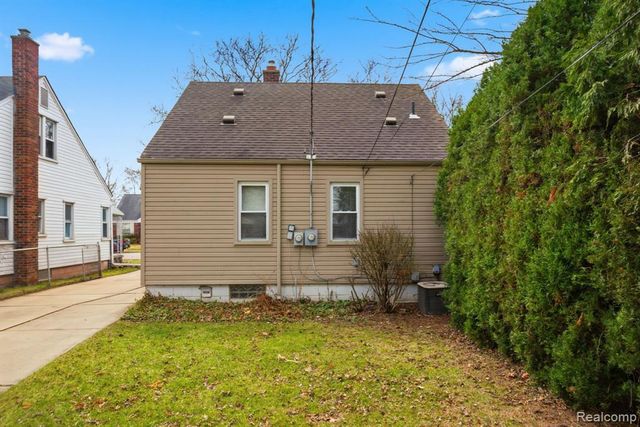 20728 Carlysle Street, Dearborn, MI 48124