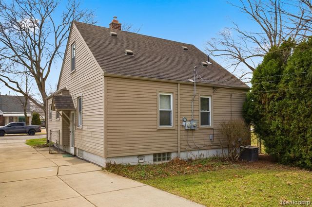 20728 Carlysle Street, Dearborn, MI 48124