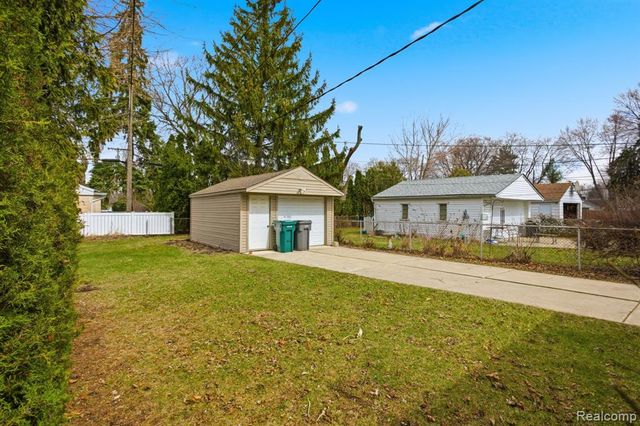 20728 Carlysle Street, Dearborn, MI 48124