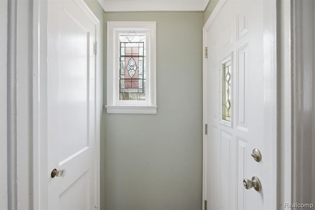 20728 Carlysle Street, Dearborn, MI 48124