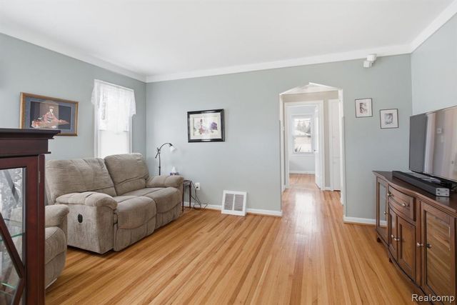 20728 Carlysle Street, Dearborn, MI 48124