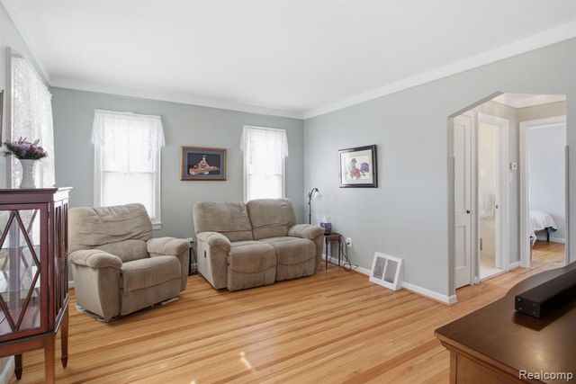 20728 Carlysle Street, Dearborn, MI 48124