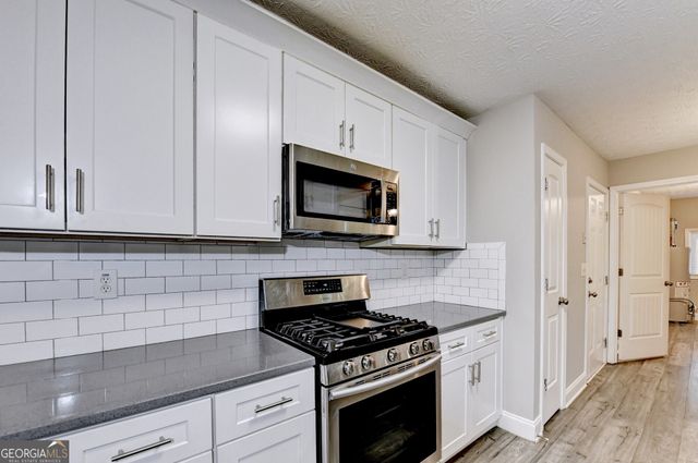 1460 Brays Mill Trace, Lawrenceville, GA 30044
