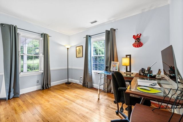 204 Chestnut St, Andover, MA 01810