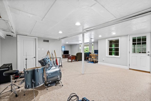 204 Chestnut St, Andover, MA 01810