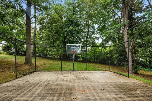 204 Chestnut St, Andover, MA 01810