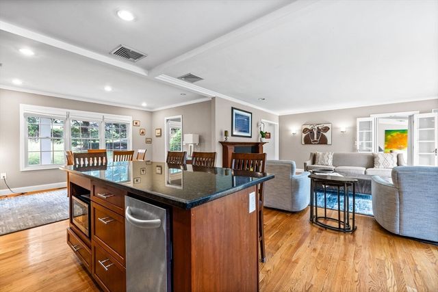 204 Chestnut St, Andover, MA 01810