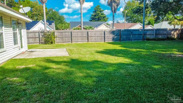 1356 Sterling Point Dr, Gulf Breeze, FL 32563