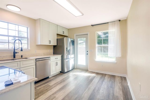 1356 Sterling Point Dr, Gulf Breeze, FL 32563