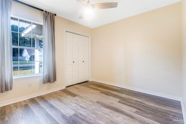 1356 Sterling Point Dr, Gulf Breeze, FL 32563