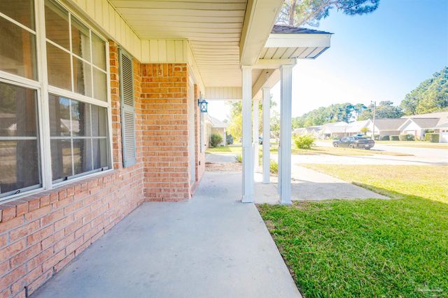 1356 Sterling Point Dr, Gulf Breeze, FL 32563