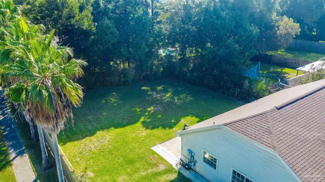 1356 Sterling Point Dr, Gulf Breeze, FL 32563