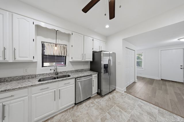 1239 KAYTON AVE, San Antonio, TX 78210