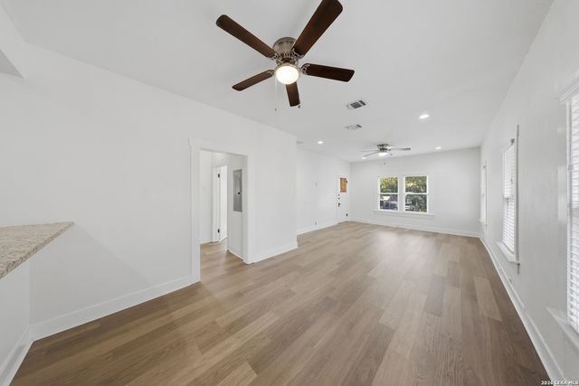 1239 KAYTON AVE, San Antonio, TX 78210