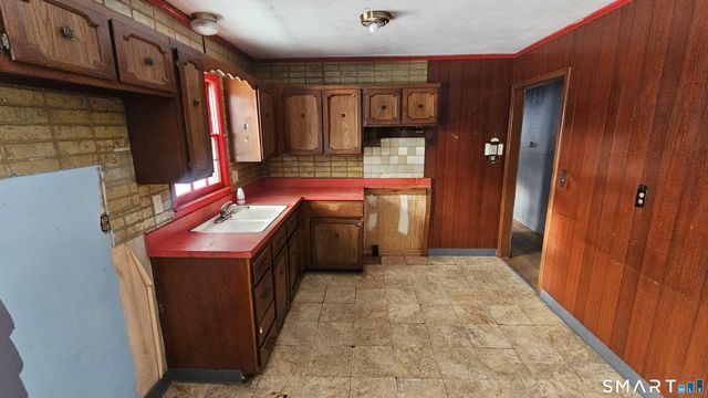 12 Collins Drive, West Haven, CT 06516