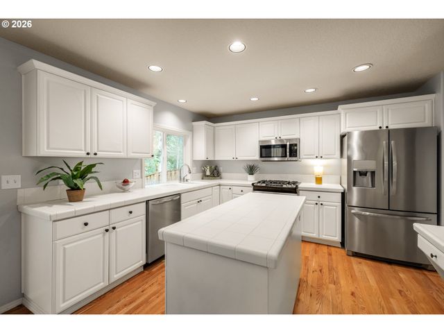 14762 Nw FAWNLILY Dr, Portland, OR 97229