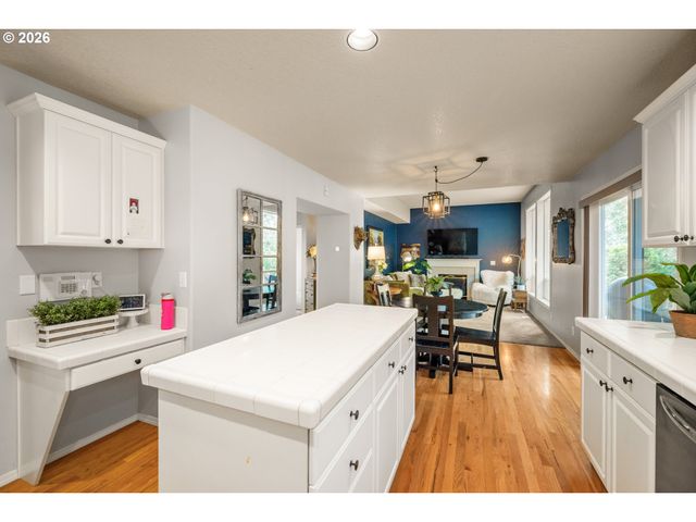 14762 Nw FAWNLILY Dr, Portland, OR 97229