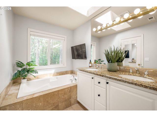 14762 Nw FAWNLILY Dr, Portland, OR 97229