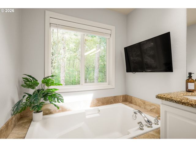 14762 Nw FAWNLILY Dr, Portland, OR 97229