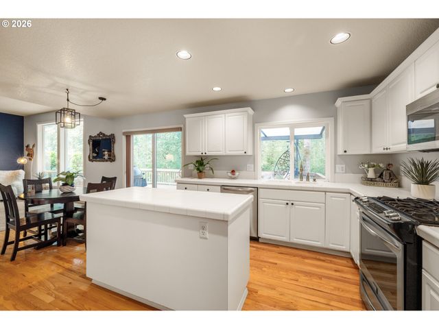 14762 Nw FAWNLILY Dr, Portland, OR 97229