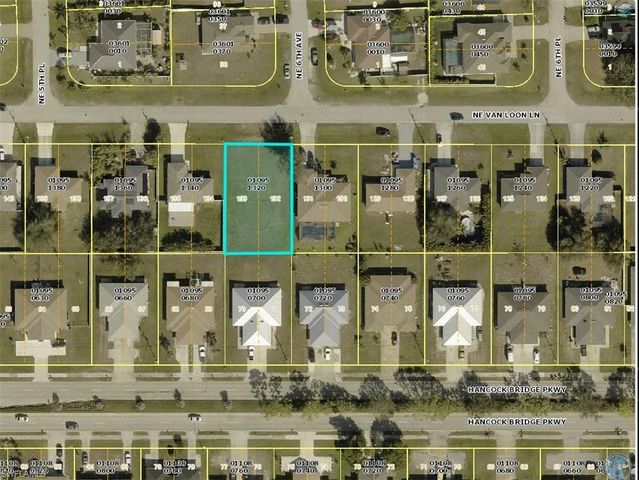 526 NE Van Loon LN, Cape Coral, FL 33909